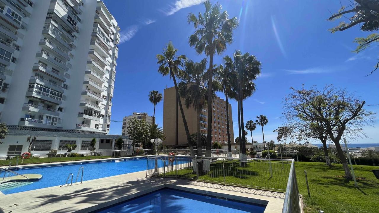 Pool And Beach In Benalmadena Exterior photo