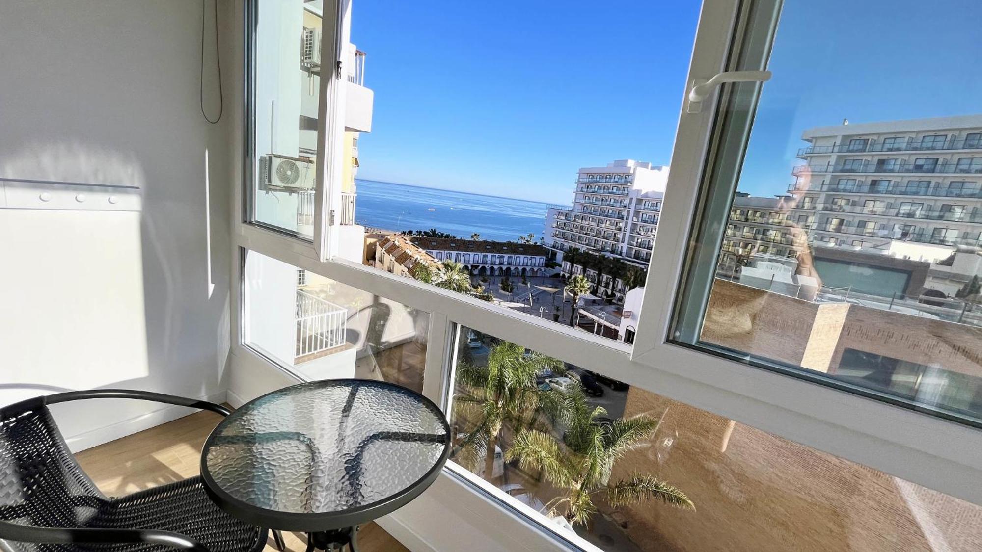 Pool And Beach In Benalmadena Exterior photo